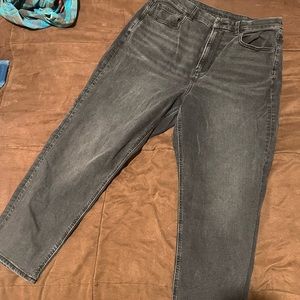AE Curvy Mom Jean